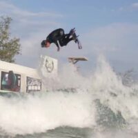 カイ・レニーの異次元エアゲーム!ストラップ使用のBSRサーフリゾート動画