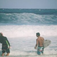 グリフィン、セス、イーサンの20/21年シーズンのハワイ！フリーサーフィン動画