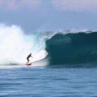 炸裂することがレアなスンバワ島スカーリーフ!フリーサーフィン動画