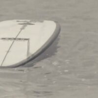 対極デザイン融合のCIのツインピン!マイケル・フェブラリーのフリーサーフ動画