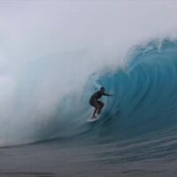 ニック・ヴォン・ラップがカンドゥイへ！ビッグスウェル前のウォームアップ動画