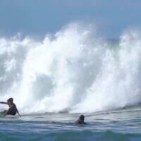 タヒチと同じヒュージスウェルがハワイにも!メイソン・ホーのフリーサーフ動画
