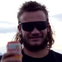 フリーサーファーに戻るマイキー・ライト!サーフキャリアを振り返る動画