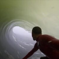 コア・スミスが貸切スケルトンベイをスコア!ナミビアへのサーフトリップ動画