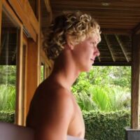 サーフシーズン前半戦のインドネシア!ブロディ・セールのフリーサーフ動画