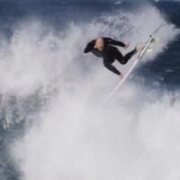 チッパ・ウィルソンなどアデリオチームの最新サーフムービー「Solace」