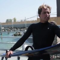 サーフとスケートのレッドブルライダー!サーフランチでのフリーサーフ動画