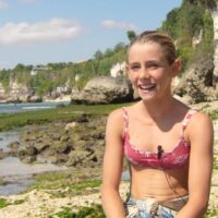 10代前半のサーファーガール!ジギー・アロハ・マッケンジーのフリーサーフ動画