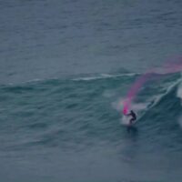 第一子の誕生を控えたカイ・レニーがユニークな方法で子供の性別発表