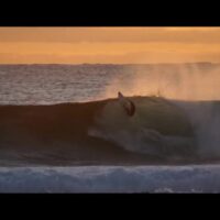 夕焼けに色付いたマーガレットリバーでのイブニングセッション動画