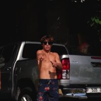 ジャスティンとキリアンの若手フレンチサーファーによるカリブ海サーチトリップ動画