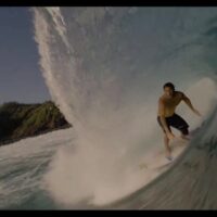 バレルのスキルが強烈！クレイ・マルゾのフリーサーフィン動画