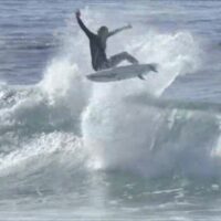 女性サーフアーティストのジャリーサ・ヴィンセントの新作サーフムービー「Eerie」