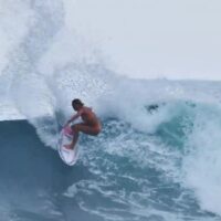 コロナ禍に初インドネシア!ゾーイ・マクドゥーガルのサーフトリップ動画