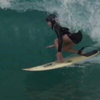 16歳ケイトリン・シマーズがオアフ島ノースショアへ!サーフトリップ動画