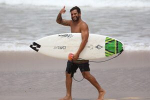 ブラジル北東部のホームタウンにてイタロ・フェレイラの銅像が建設