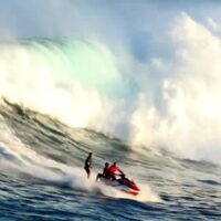 2022年の年明け初となるビッグスウェルがマウイ島(ハワイ)ジョーズにヒット