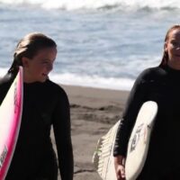 ケイトリンとベラがメキシコへ！ステップオフでのビッグバレルチャージ動画