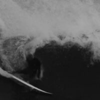 ビラボンとクリード・マクタガートのコラボ「Acrylic Red Alien Face Mask Volume 2」