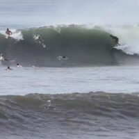 オフシーズンの1月雨季!スウェルが入ったバリ島クラマスのフリーサーフ動画