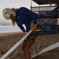 パイプに挑んだ女性CTサーファーの舞台裏！レイキー・ピーターソンVlog