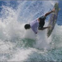 CTルーキーのイマイカラニ・デヴォルト!ホームでのフリーサーフィン動画