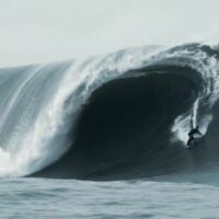 21/22年シーズンのベストレフトバレル!?ルカ・パドゥアのトウインサーフ動画