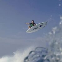 モダンハイパフォーマンスのミッチ・コレボーン!インドネシアでのフリーサーフ動画