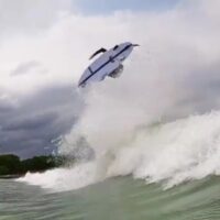 ブレット・バーリーのウェイブプールでのエアリアル動画！エアウインドについても