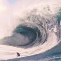 コードレッド2スウェルを求めタヒチへ!コア・ロスマンのチョープー舞台裏動画