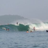 6~9フィート予報となった7月初旬のロンボク島グルプック!サーフトリップ動画