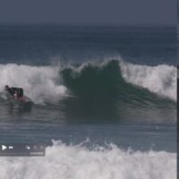 【必見】サーフィンのターンを上達させるための腕のポジショニング動画