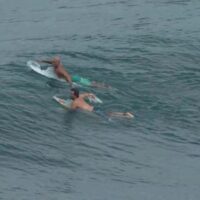 メイソン・ホーがケリー・スレーターと合流！ウルワツでのフリーサーフ動画