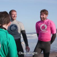 ケリー・スレーターも参加したサーフィンセラピー!英国の「The Wave Project」