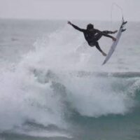 ヤゴ・ドラによるローワーズでのフリーサーフ動画!2022年シーズンの活躍も