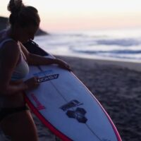 レイキー・ピーターソンが憧れのバラ・デ・ラ・クルスへ！フリーサーフ動画