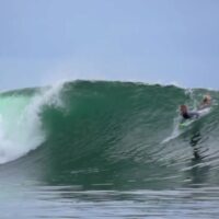 後荷重がテイクオフテクニック!?複雑なサーフィン理論はコンディションに応じて