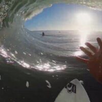 2018年のスケルトンベイ!ブレット・バーリーがGoProで世界最長レフトバレルを撮影