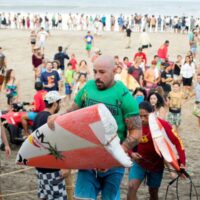 ココ・ノガレスがビッグウェイブサーフで骨折：医療費クラウドファンド