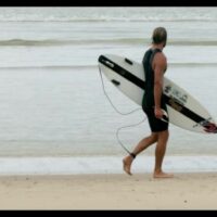 バイロンにもヒットしたサイクロンスウェル!オーウェン・ライトのフリーサーフ動画