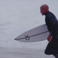 フィンセットアップは!?ケリー・スレーターのポルトガルフリーサーフ動画