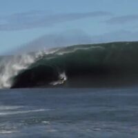両刀ビッグウェイブサーファーのルーカス・チアンカ!過去2シーズンの猛チャージ動画