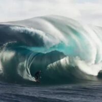 アンダーグランドチャージャーのザック・ヘインズ！半年のビッグウェイブハント動画