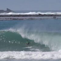 パーフェクトバレルが到来!4月16~17日のニアスでのフリーサーフィン動画