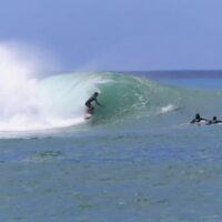 コードレッドスウェルがオアフ島サウスショアへ!アラモアナボウルズ動画