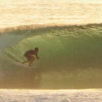 ロングレフトバレルのロンボク島デザートポイント!小波フリーサーフィン動画