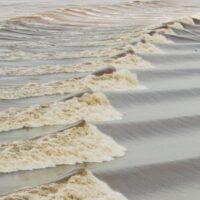 世界最大潮津波「ボノ」を追跡！ディラン・グレイヴスのスマトラ島ドキュメント動画