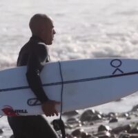ローワーズでボードテスト!ケリー・スレーターのフリーサーフィン動画
