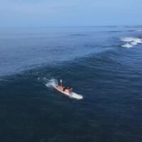 サイズが小さい時はログ天国！バレルで知られるニアス島の2～3ftフリーサーフ動画