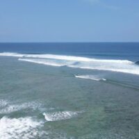 アーリーシーズンのスマトラ島クルイ！ウジュン・ボチュルのドローン動画